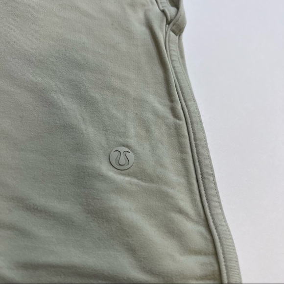 Lululemon crop drawstring pants - Picture 4 of 4